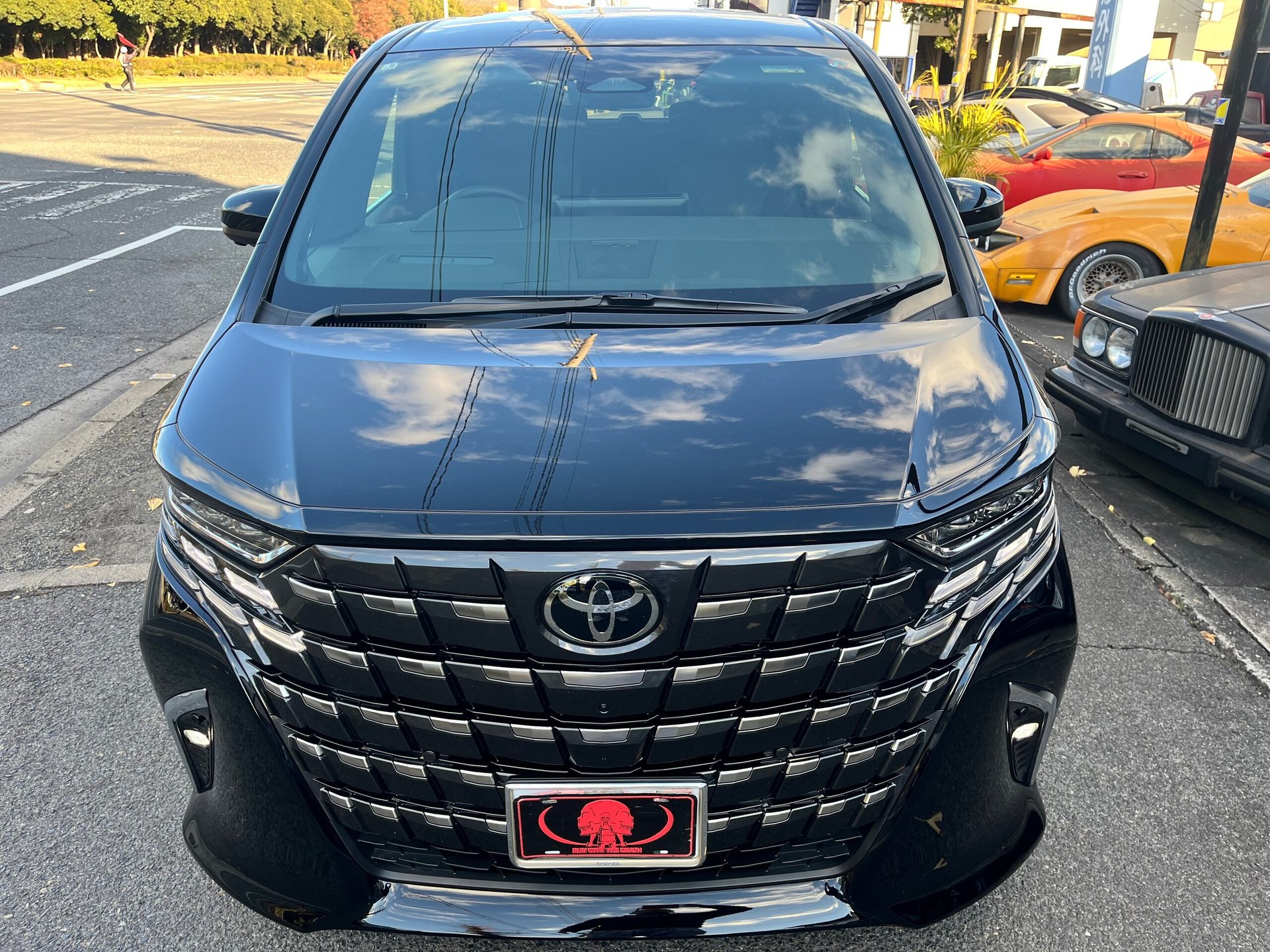 TOYOTA ALPHARD - View 1