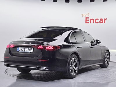 MERCEDES-BENZ E-CLASS - 3