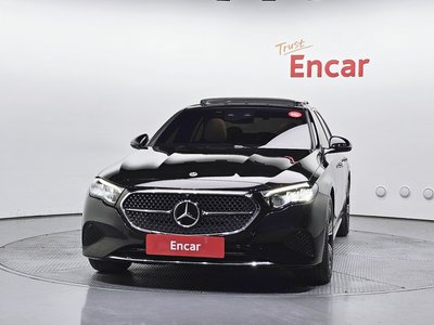 MERCEDES-BENZ E-CLASS - 2