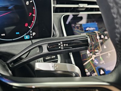 MERCEDES-BENZ E-CLASS - 9