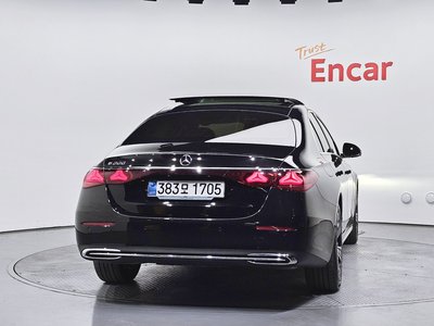 MERCEDES-BENZ E-CLASS - 4