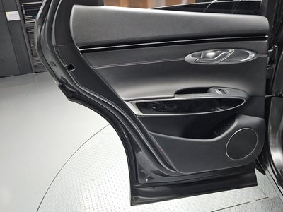2022 Genesis GV70 thumbnail 15
