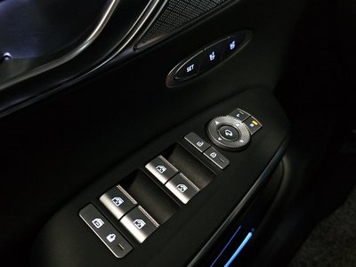2022 Genesis GV70 thumbnail 32