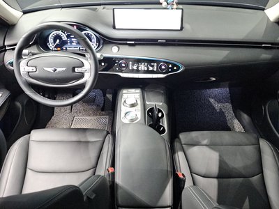 صورة 5 لـ 2022 Genesis GV70