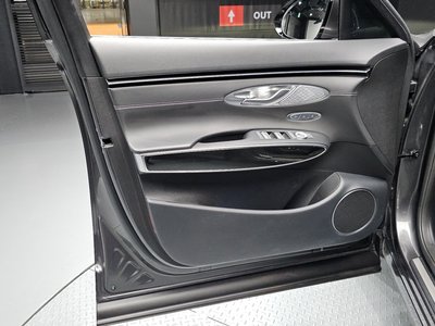 2022 Genesis GV70 thumbnail 14