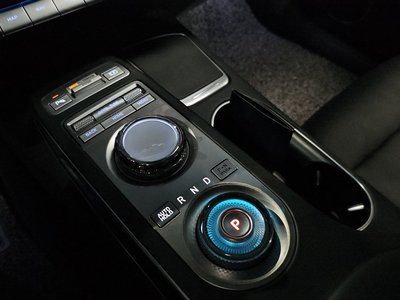 2022 Genesis GV70 thumbnail 12