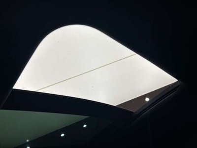 LAND ROVER DEFENDER - 7