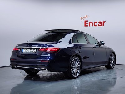 MERCEDES-BENZ E-CLASS - 4