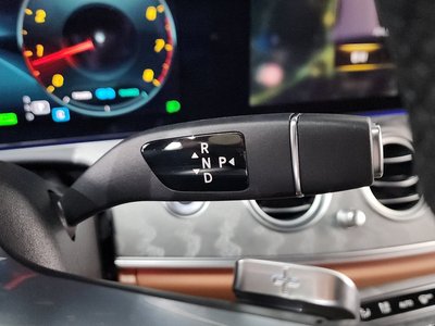 MERCEDES-BENZ E-CLASS - 9