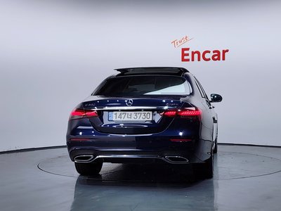 MERCEDES-BENZ E-CLASS - 3