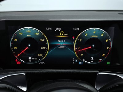 MERCEDES-BENZ GLB - 8