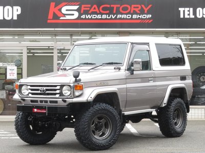 TOYOTA LAND CRUISER 70 - 1