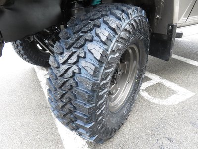 TOYOTA LAND CRUISER 70 - 9