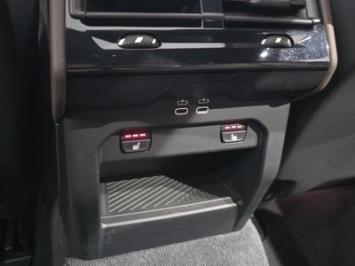 2025 BMW 5 SERIES — миниатюра 25