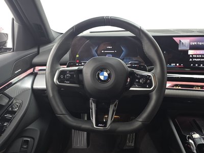 2025 BMW 5 SERIES — миниатюра 18