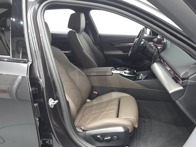 2025 BMW 5 SERIES — миниатюра 16