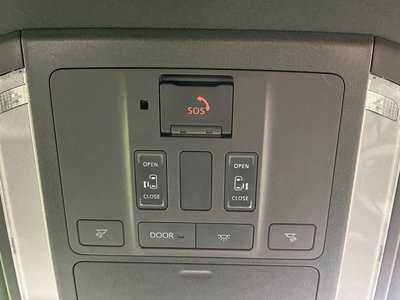2025 Toyota ALPHARD photo 9