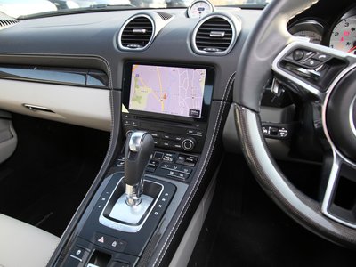 PORSCHE 718 BOXSTER - 5