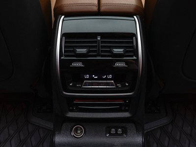 2021 BMW X7 缩略图 18