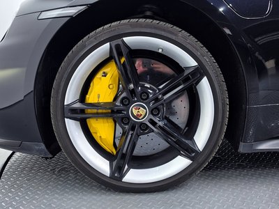 PORSCHE TAYCAN - 6