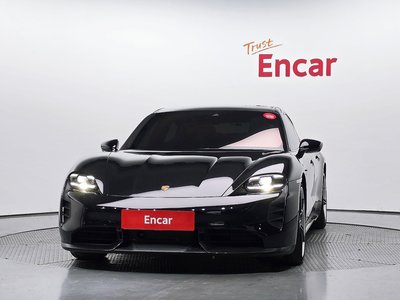 PORSCHE TAYCAN - 2
