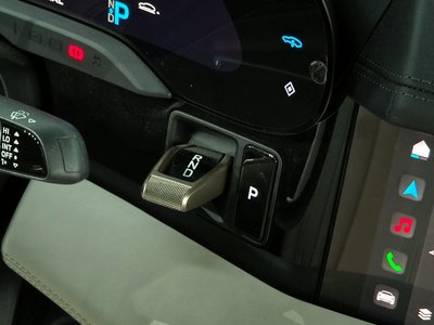 PORSCHE TAYCAN - 8