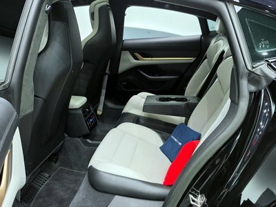 PORSCHE TAYCAN - 10