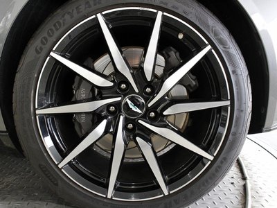 ASTON MARTIN DB11 - 9