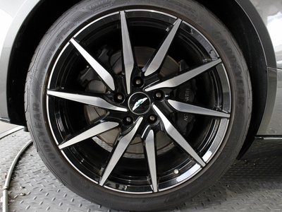 ASTON MARTIN DB11 - 10