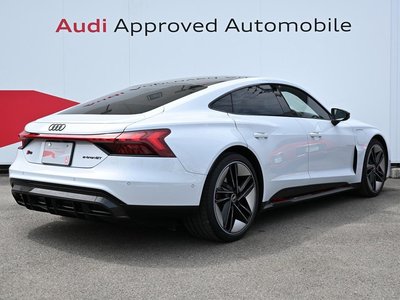 AUDI RS E-TRON GT - 4