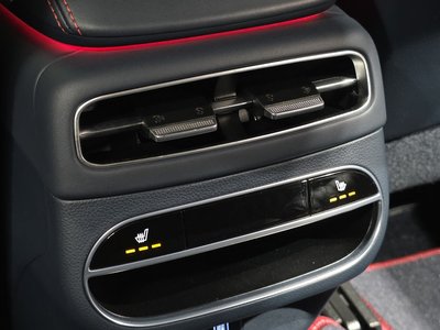 2023 Genesis GV70 — миниатюра 17