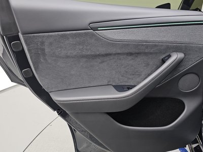 2025 Tesla MODEL Y thumbnail 15