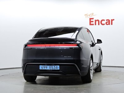 2025 Tesla MODEL Y photo 3