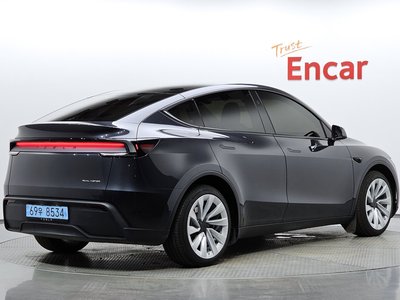 2025 Tesla MODEL Y photo 4