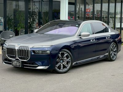 BMW I7 - 1