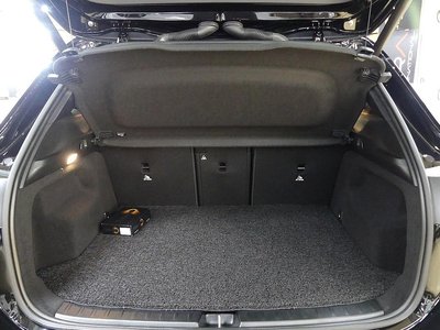 MERCEDES-BENZ GLA - 9