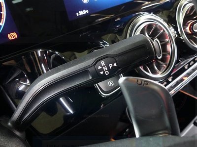 MERCEDES-BENZ GLA - 7