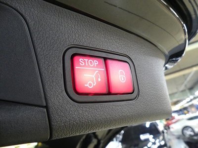 MERCEDES-BENZ GLA - 10