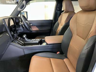 2025 Lexus GX photo 17