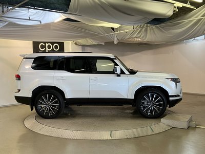 صورة 8 لـ 2025 Lexus GX