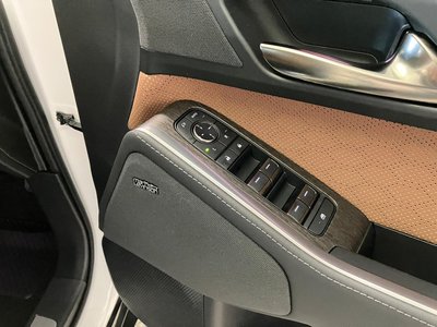 2025 Lexus GX photo 29