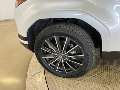 صورة 12 لـ 2025 Lexus GX