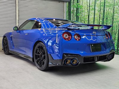 NISSAN GT-R - 4