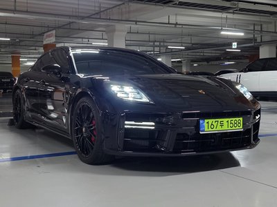 PORSCHE PANAMERA - 1