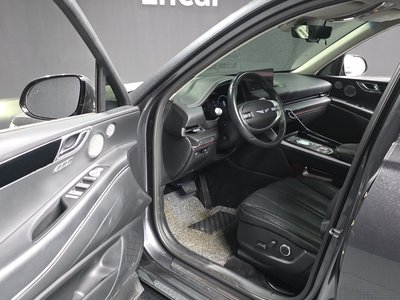 GENESIS GV80 - 10