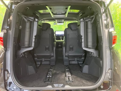 صورة 13 لـ 2024 Toyota ALPHARD