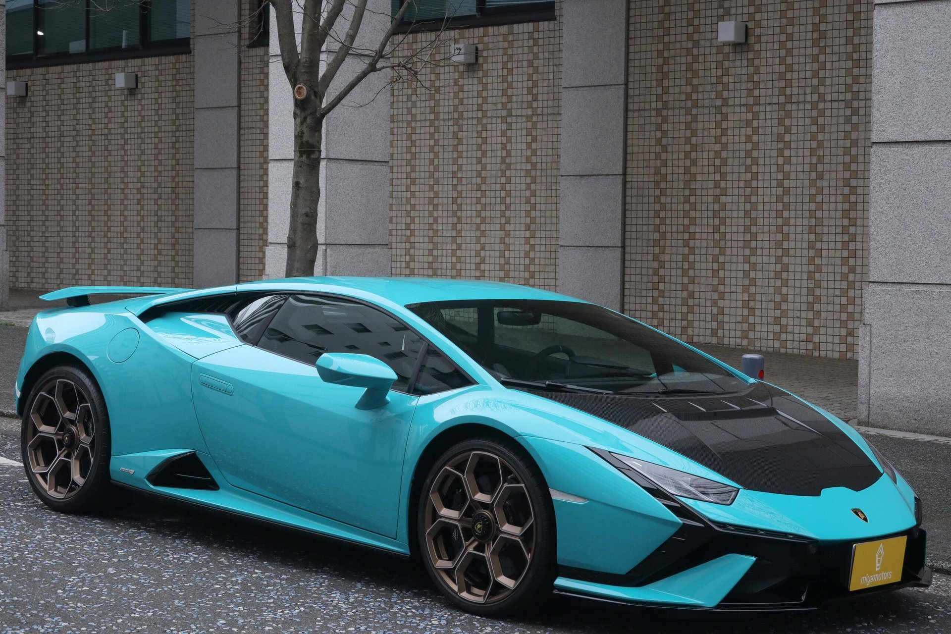 LAMBORGHINI HURACAN - View 1