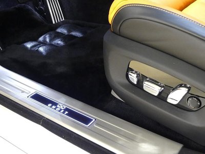 ROLLS-ROYCE GHOST - 10