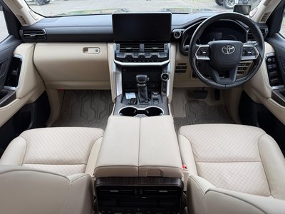 2023 Toyota LAND CRUISER 300 — фото 3