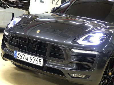 PORSCHE MACAN - 6